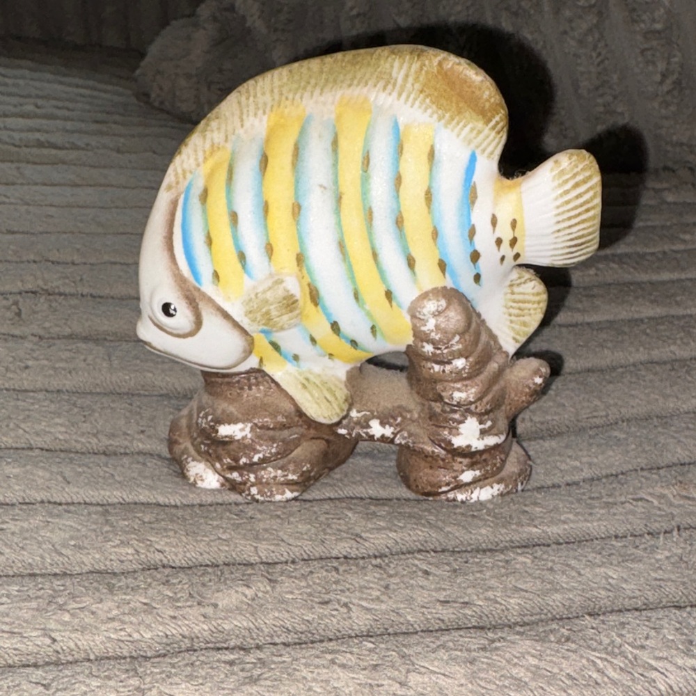 Vintage 4" x 4" Ceramic Colorful Fish